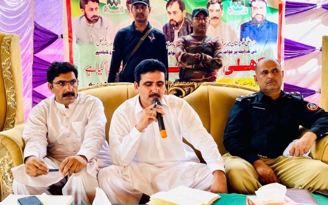 نصیرآباد کی تحصیل میر حسن میں کھلی کچہری، شہریوں نے تعلیم، صحت اور سڑکوں کے مسائل پیش کیے