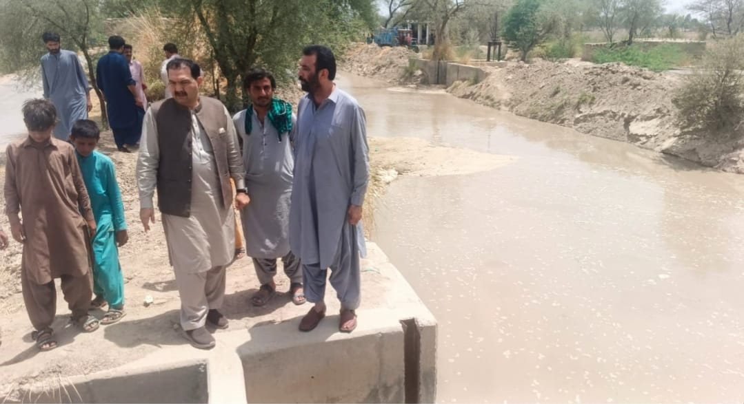 جعفرآباد: عبدالمجید بادینی اور ڈپٹی کمشنر خالد خان کا کینالز کا دورہ، ٹیل تک پانی پہنچانے کی ہدایت