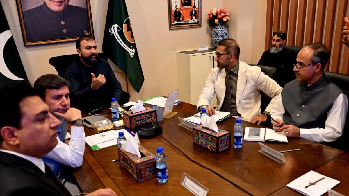 وزیر اعلیٰ سرفراز بگٹی کا فیصلہ: کوئٹہ میں ٹریفک مسائل کے حل کے لیے اے آئی بیسڈ ٹریفک سگنلز نصب ہوں گے