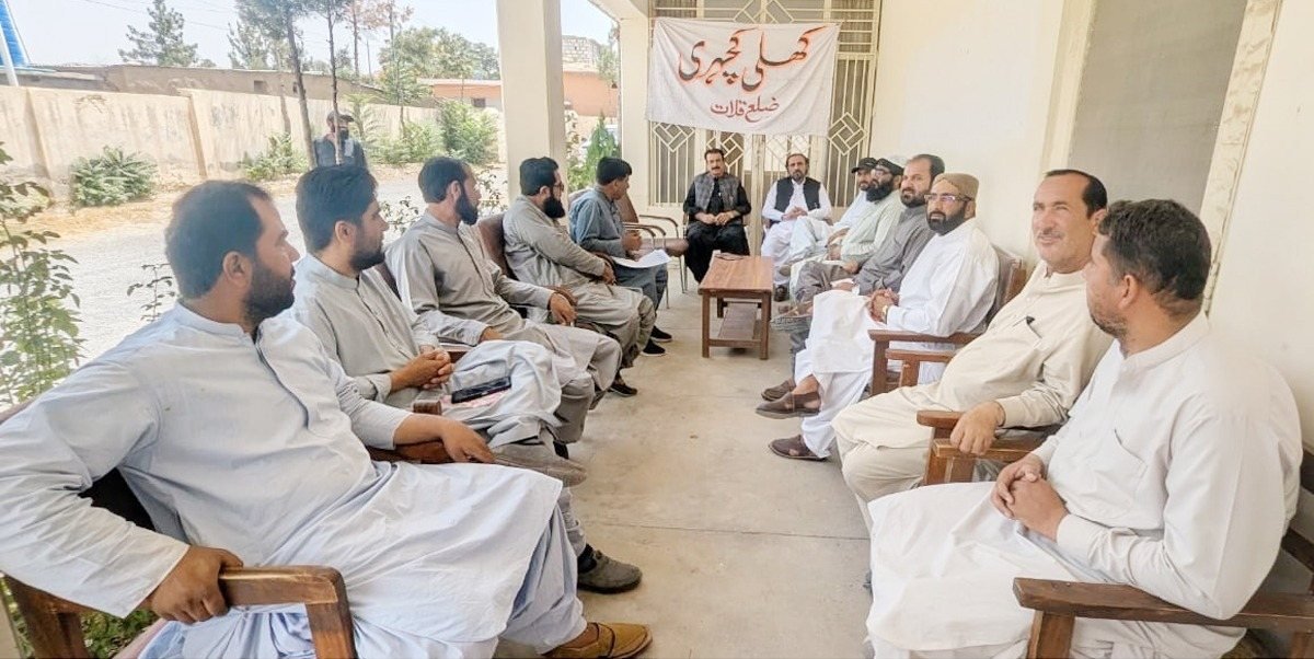 قلات میں اسسٹنٹ کمشنر اسد سمالانی کی زیر صدارت کھلی کچہری، لوڈ شیڈنگ اور پانی کی قلت کے مسائل اجاگر