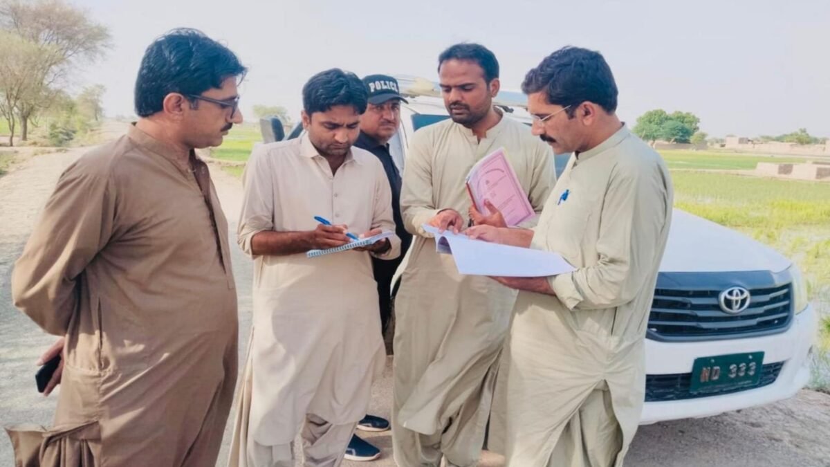 اسسٹنٹ کمشنر چھتر بشیر احمد کا نصیرآباد میں بلیک ٹاپ سڑکوں اور ترقیاتی منصوبوں کا معائنہ