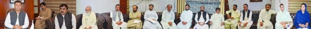 زیارت: ڈپٹی کمشنر عبدالقدوس اچکزئی ڈسٹرکٹ ایجوکیشن کمیٹی کے اجلاس کی صدارت کر رہے ہیں
