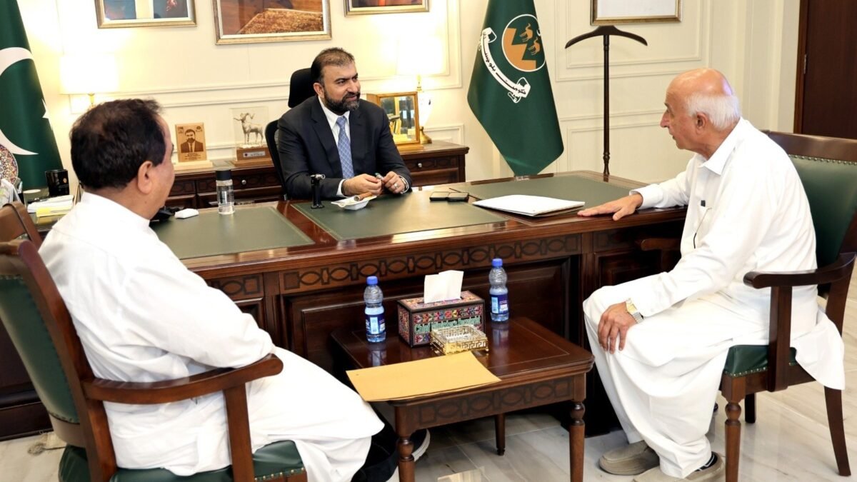 وزیر اعلیٰ بلوچستان سرفراز بگٹی سے ڈاکٹر عبدالمالک بلوچ، اسپیکر عبدالخالق اچکزئی اور دیگر رہنماؤں کی ملاقاتیں