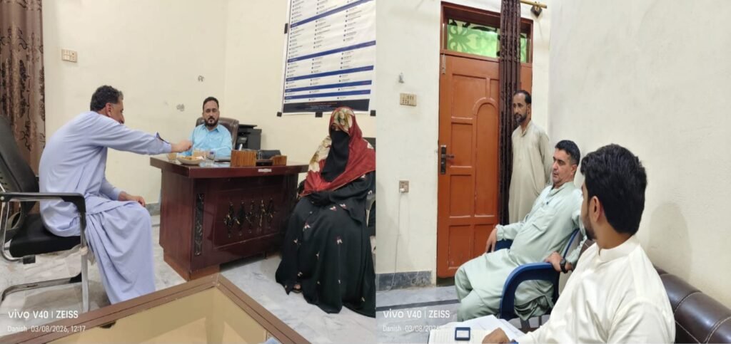 نصیرآباد۔ ڈپٹی کمشنر نصیرآباد وریندر لعل کی ہدایت پر تحصیلدار معظم جتوئی BRSP کے نمائندوں سے تفصیلات حاصل کر رہے ہیں