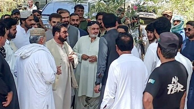 صوبائی وزیر ریونیو میر عاصم کرد گیلو کا حلقے کا دورہ، کچھی میں یومِ آزادی انتظامات اور امن و امان کے اجلاس کی صدارت
