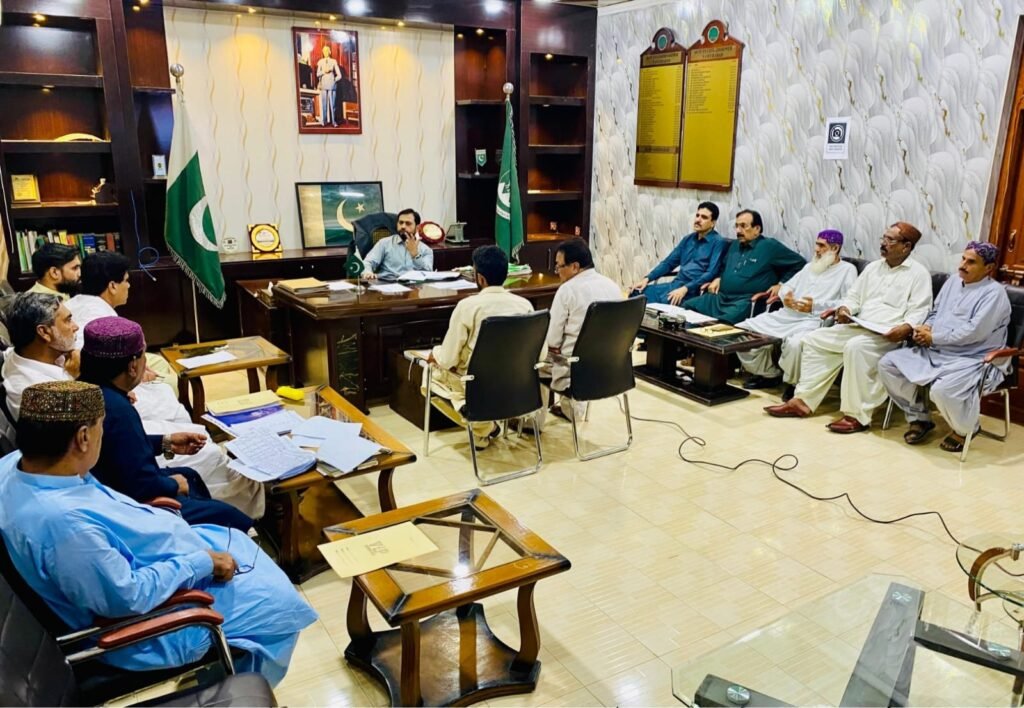 نصیرآباد: ڈپٹی کمشنر نصیرآباد وریندر لعل ریونیو افسران کے اجلاس کی صدارت کر رہے ہیں