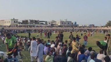 گوادر: جشن آزادی کپ فٹبال ٹورنامنٹ میں ڈی ایف اے حب نے ملا فاضل کلب مند کو 6-1 سے ہرا دیا