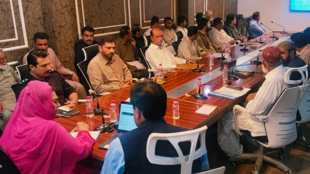 کمشنر لسبیلہ ڈویژن سائرہ عطا کی زیر صدارت حب میں تعارفی و جائزہ اجلاس، محکموں کی کارکردگی کا جائزہ