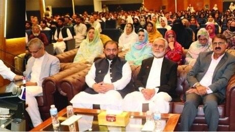 وفاقی وزیر اورنگزیب خان کھچی کا تعمیر نو ٹرسٹ کوئٹہ کی تقریب سے خطاب، تین طلبہ میں چھ لاکھ روپے کی اسکالرشپس