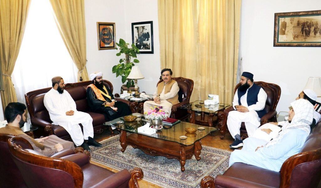 گورنر بلوچستان جعفر خان مندوخیل سے امیر اتحاد قراء پاکستان مولانا قاری نعیم اللہ کی قیادت میں وفد ملاقات کر رہا ہے