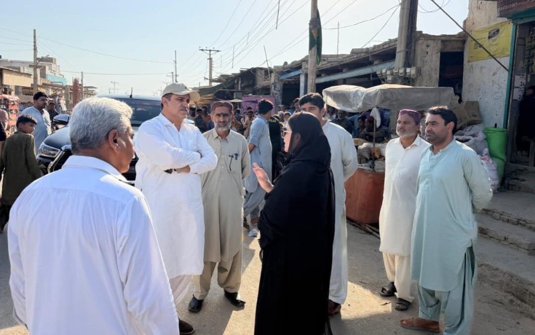 صحبت پور: ڈپٹی کمشنر فریدہ ترین کا بازار کا دورہ، تجاوزات کے خاتمے اور خوبصورتی کی ہدایت