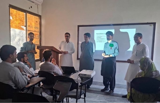 جامعہ تربت کے پرو وائس چانسلر ڈاکٹر کمال احمد کا سٹی کیمپس میں اے آئی اور آئی ٹی کلاسز کا دورہ
