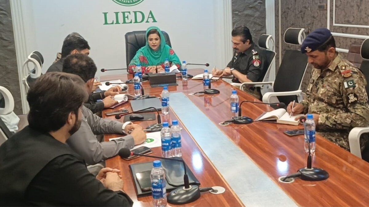 حب: کمشنر لسبیلہ سائرہ عطاء کا انسداد اسمگلنگ اجلاس، ڈیزل اور انڈین چھالیہ کی اسمگلنگ پر زیرو ٹالرنس
