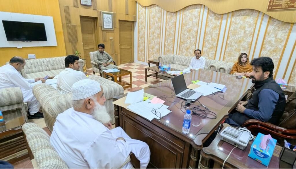 Naseerabad: Commissioner Salahuddin Nurzai Jhal Magsi CRC Phase 3 ke munaqida ijlas ki sadarat kar rahe hain