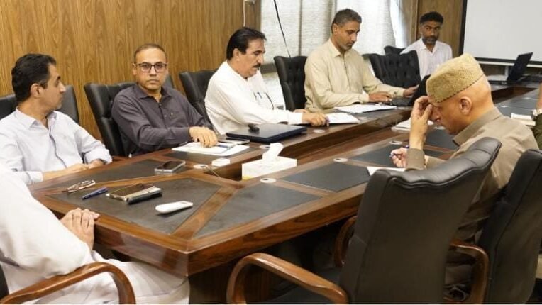 گوادر: ڈی جی جی ڈی اے کا بلڈنگز کنٹرول سیکشن کا جائزہ، غیر قانونی تعمیرات کے خلاف کارروائی تیز کرنے کی ہدایت