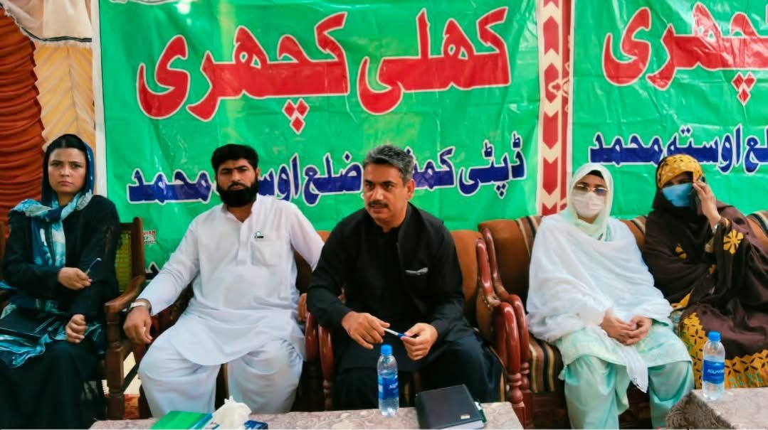 استا محمد میں خواتین کی کھلی کچہری: ڈپٹی کمشنر محمد رمضان پلال نے صفائی، پانی، گیس اور تعلیم کے مسائل سنے