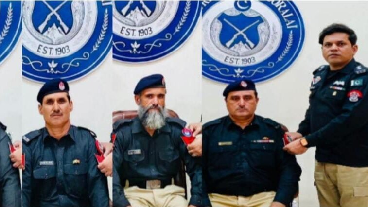 لورالائی پولیس کے کانسٹیبلز کی ہیڈ کانسٹیبل کے عہدے پر ترقی، ایس ایس پی ڈاکٹر فہد احمد نے رینک لگائے