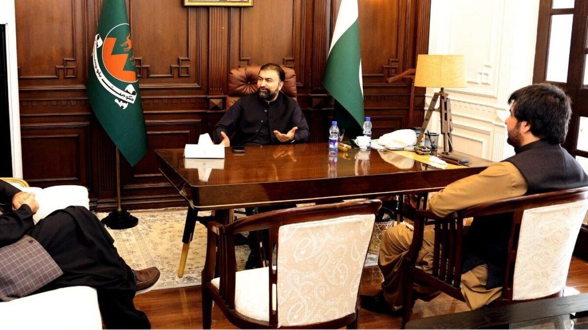وزیر اعلیٰ سرفراز بگٹی سے سردار بابر خان موسیٰ خیل اور سردار محمد حنیف خان موسیٰ خیل کی ملاقات