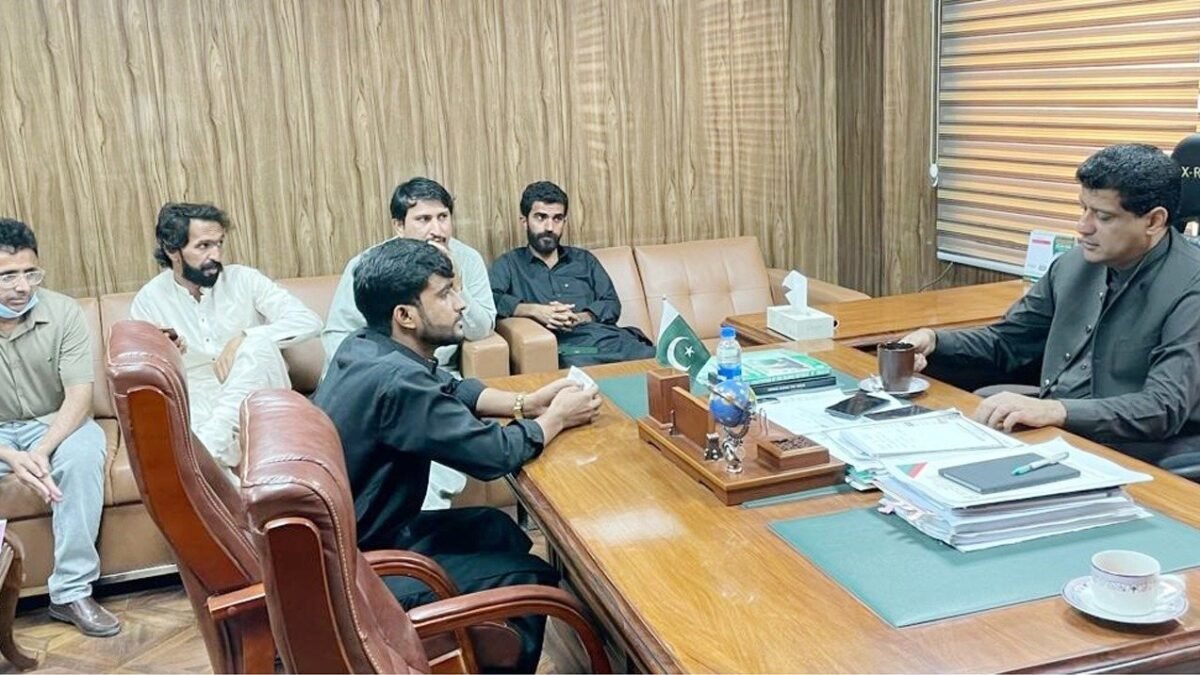 صوبائی وزیر منصوبہ بندی میر ظہور احمد بلیدی سے طلبہ اور وفود کی ملاقات، مسائل کے حل کی ہدایت