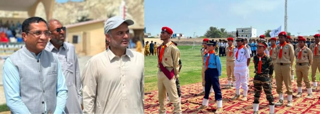 Gwadar: Mir Kalmati Inter Educational Sports Festival ki iftitahi taqreeb mein Boys Scouts dasta Director Education Munir Ahmed Nodezai o chairman Sports Festival Mir Arshad Kalmati ko salami pesh kar raha hai