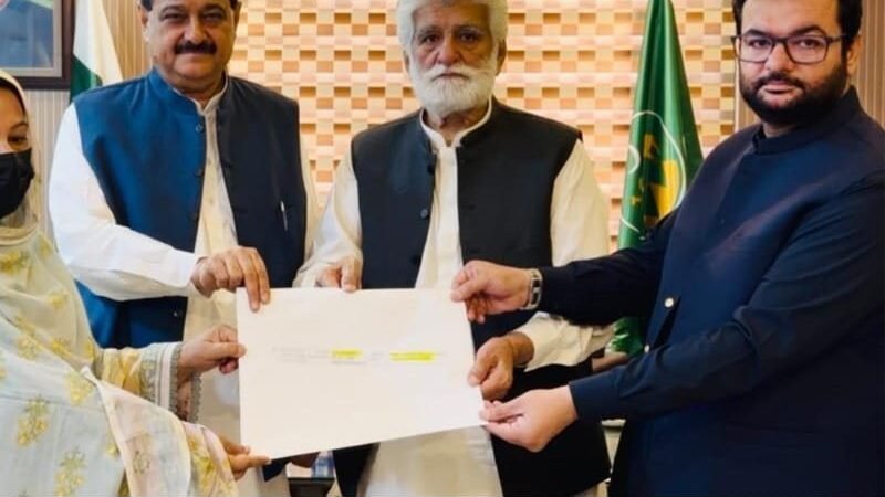 محکمہ ماحولیات میں لواحقین کوٹہ پر 6 امیدواروں کو تقرری آرڈرز، مشیر نسیم الرحمان ملاخیل کا خطاب