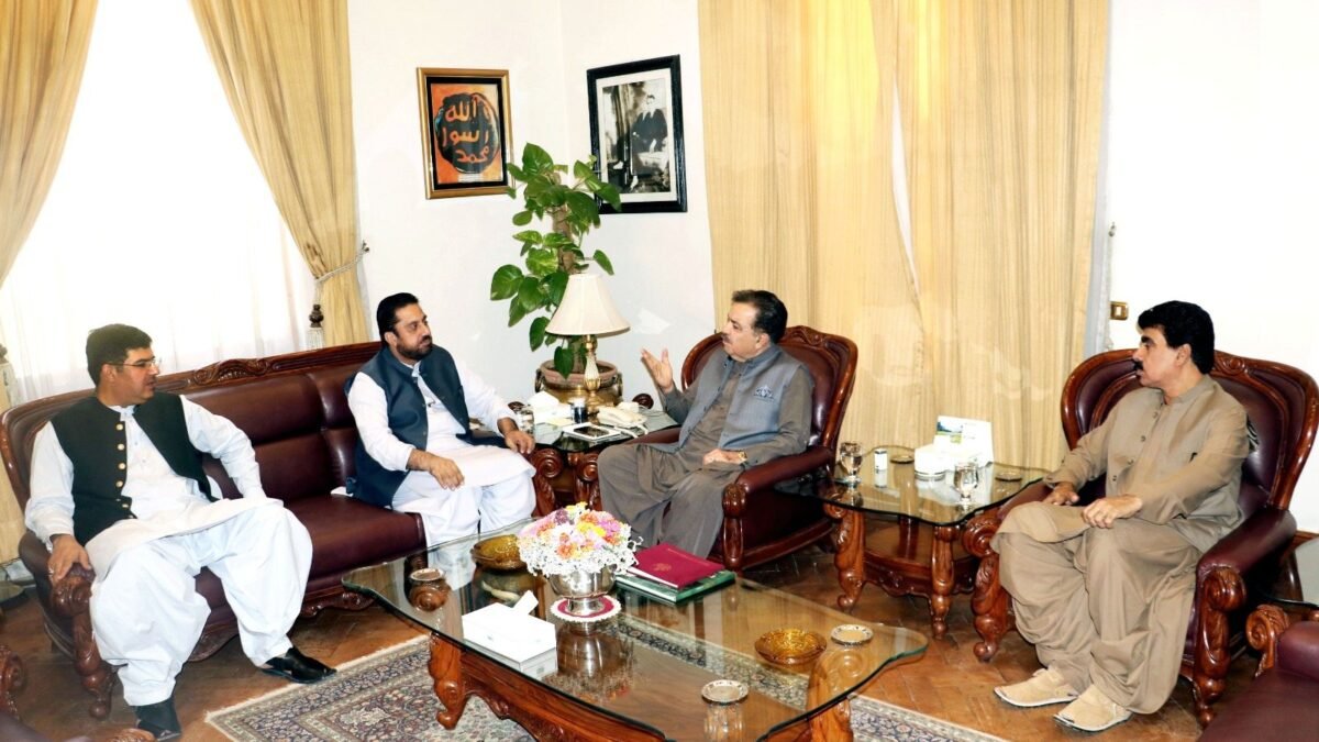گورنر بلوچستان جعفر خان مندوخیل سے اپوزیشن لیڈر یونس زہری سمیت مختلف وفود کی ملاقاتیں