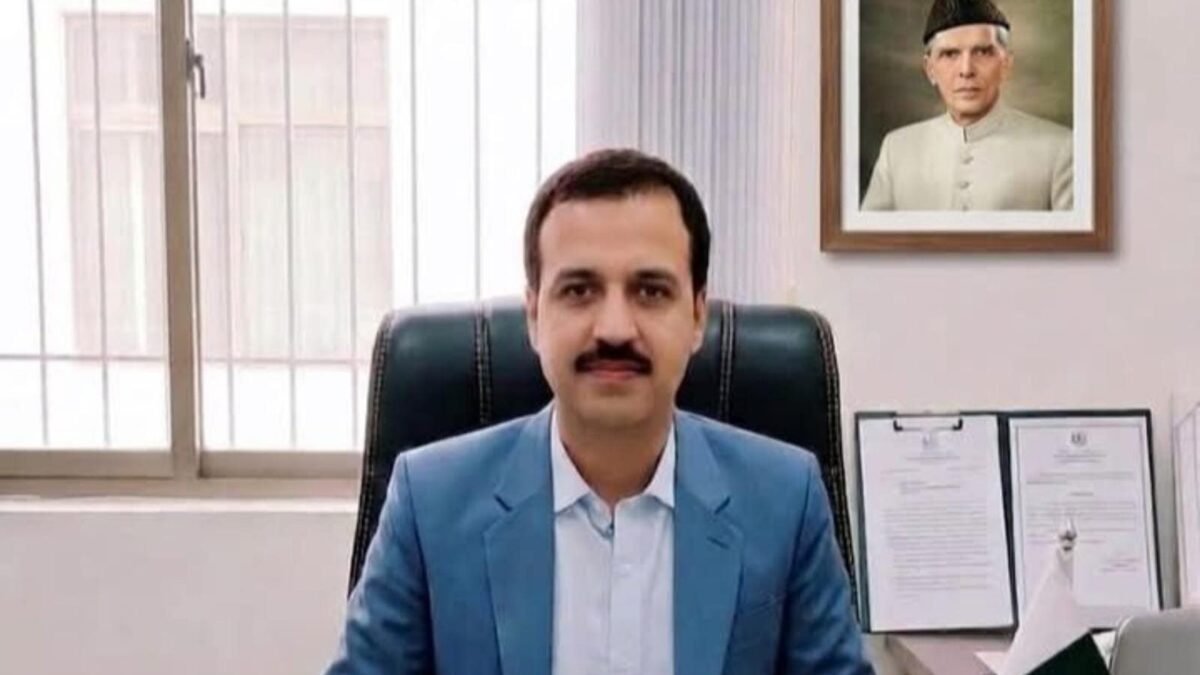عالمی یوم خواندگی: ڈویژنل ڈائریکٹر سوشل ویلفیئر لورالائی عالم لون کا ہر بچے تک قلم اور کتاب پہنچانے کا عزم