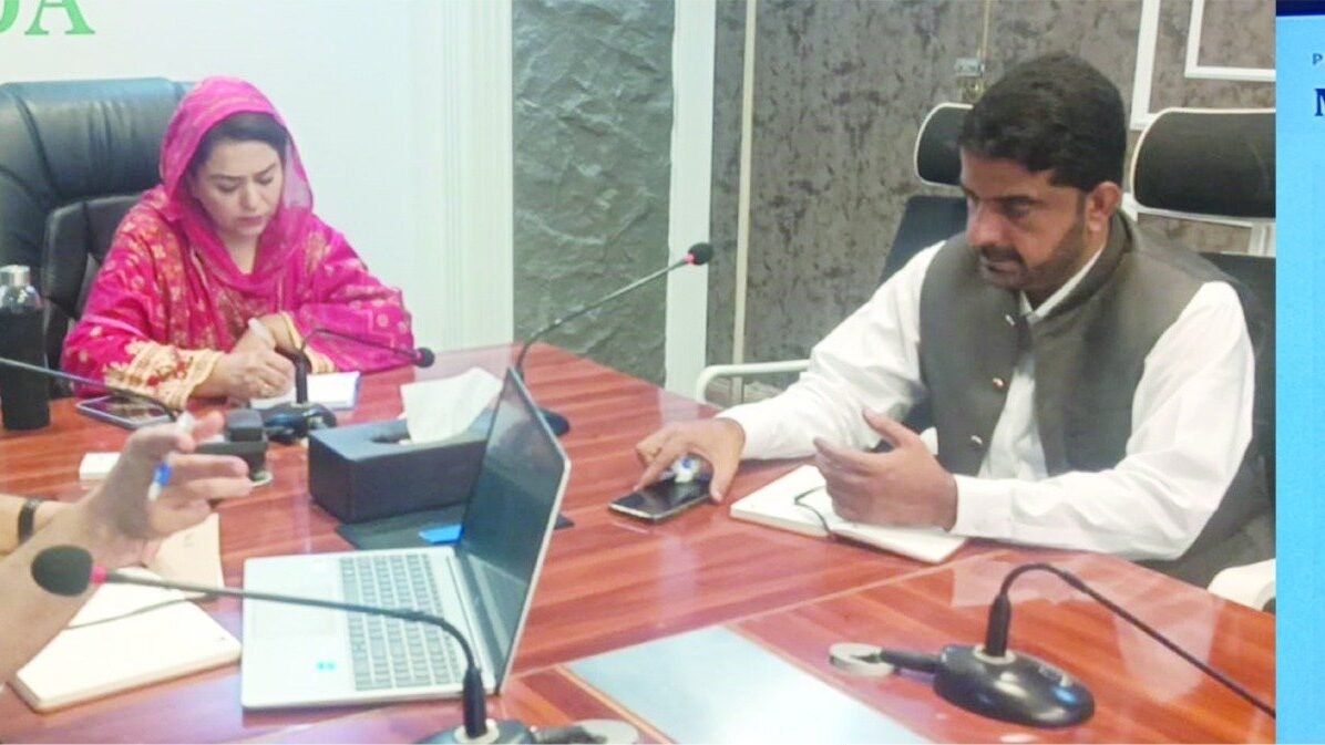 کمشنر لسبیلہ سائرہ عطاء کا غیر قانونی کرش پلانٹس اور غیر رجسٹرڈ مائننگ فرمز کے خلاف کارروائی کا حکم