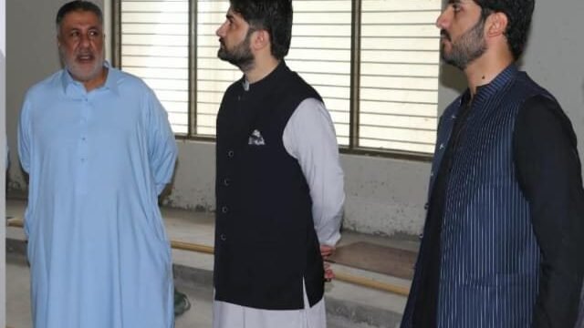 ڈپٹی کمشنر کوئٹہ کا بلوچستان یونیورسٹی میں زیر تعمیر ای کامرس و آئی ٹی لیب کا دورہ