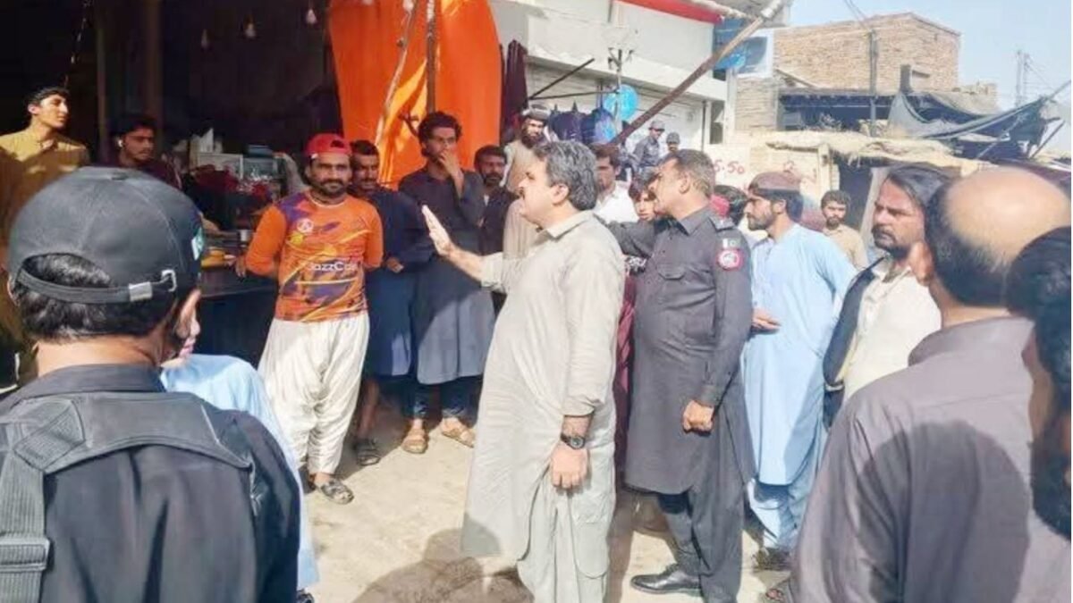 بارکھان: رکنی بازار کے دکانداروں کو آج شام تک تجاوزات اور شیڈز خود ہٹانے کی ہدایت