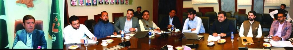 Chief Secretary Balochistan Shakeel Qadir Khan QDA aur Quetta master plan ke hawale se munaqida ijlas ki sadarat kar rahe hain