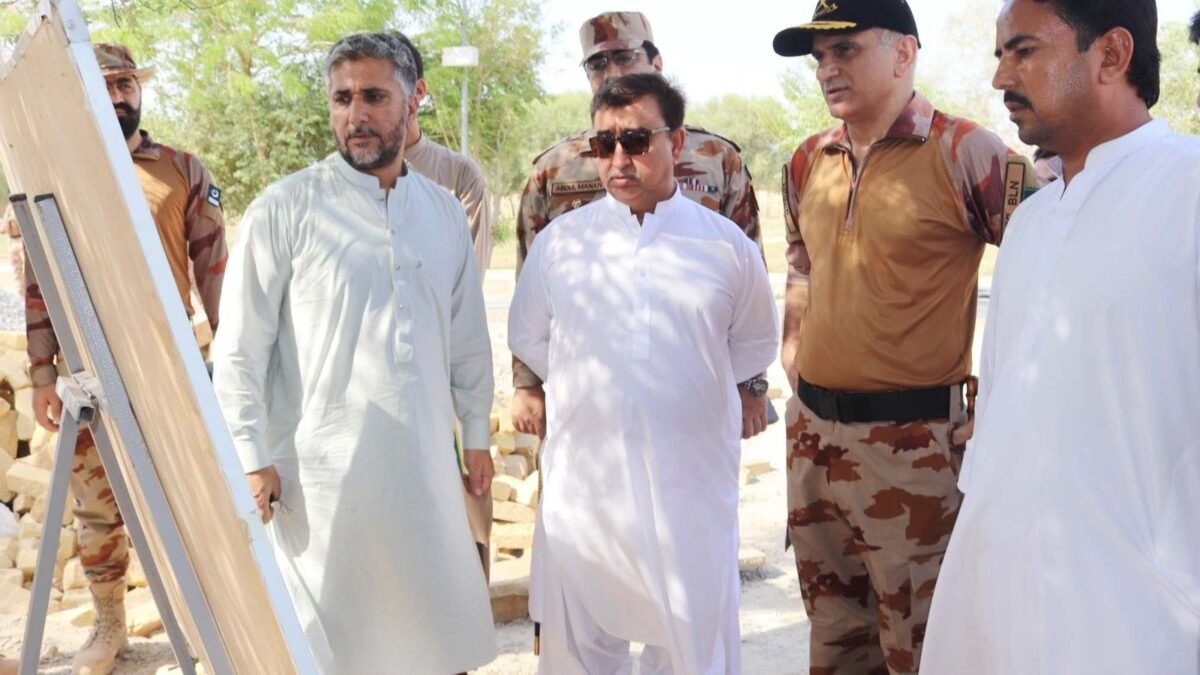 میر چاکر خان رند یونیورسٹی سیوی میں ویٹنگ ہال اور پارکنگ شیڈ کے منصوبوں کا افتتاح