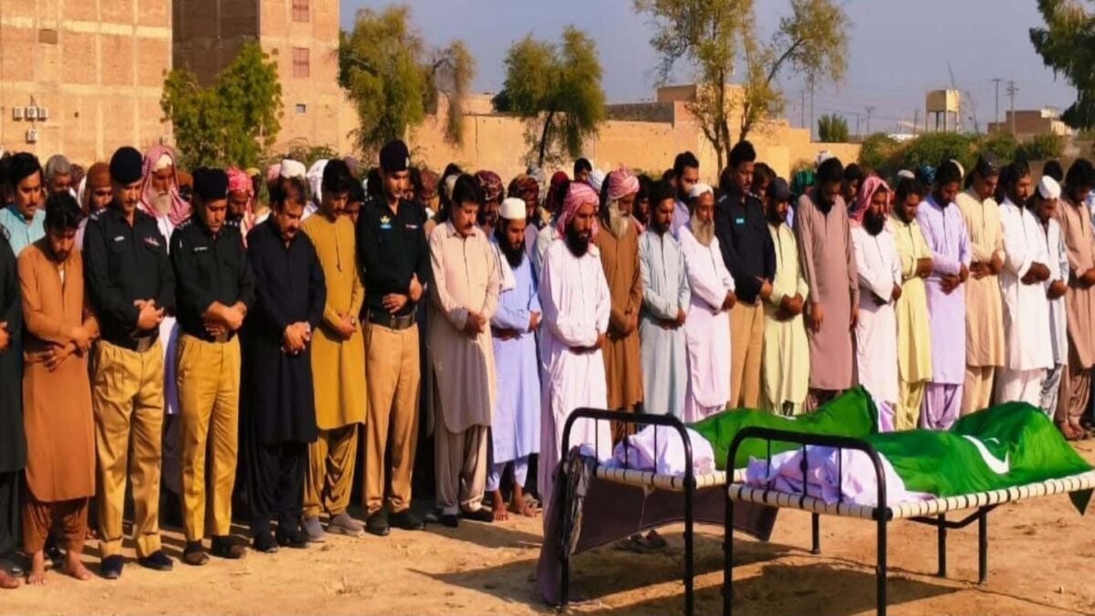 نصیرآباد: مسلح افراد کی فائرنگ سے دو پولیس اہلکار شہید، سرکاری اسلحہ لے گئے