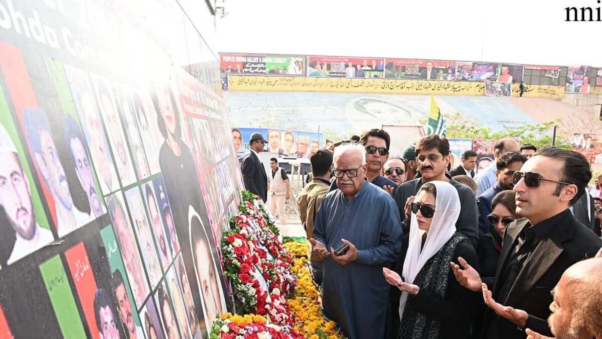 صدر زرداری کا سانحہ کارساز کے شہدا کو خراج عقیدت، آئین کی بالادستی کے تحفظ پر زور