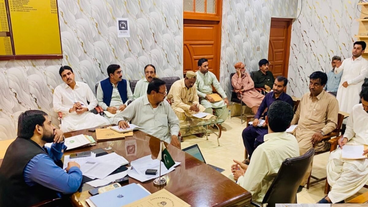 نصیرآباد: ڈپٹی کمشنر وریندر لعل کی صدارت میں ریونیو اجلاس، زرعی انکم ٹیکس، عشر اور آبیانہ کی بروقت وصولی کی ہدایت