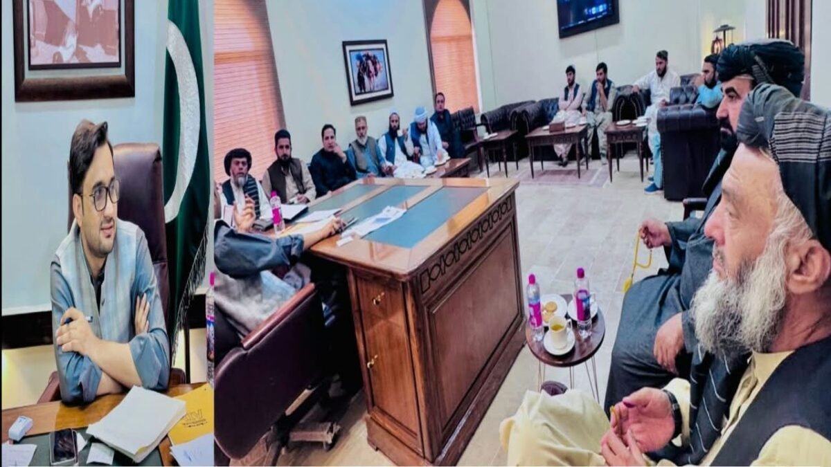 چمن: ڈپٹی کمشنر حبیب احمد بنگلزئی سے قبائلی جرگے کے وفد کی ملاقات، بارڈر بندش اور عوامی مسائل پر تبادلہ خیال