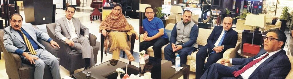 کراچی: سیکرٹری لیبر اینڈ مین پاور صالح محمد ناصر کیو ٹیکنالوجیز کے نمائندوں سے ملاقات کر رہے ہیں، اس موقع پر ایم ڈی بی ٹیوٹا عبدالکبیر زرکون، ڈی جی نیوٹیک سندھ فدا محمد بازئی و دیگر بھی موجود ہیں