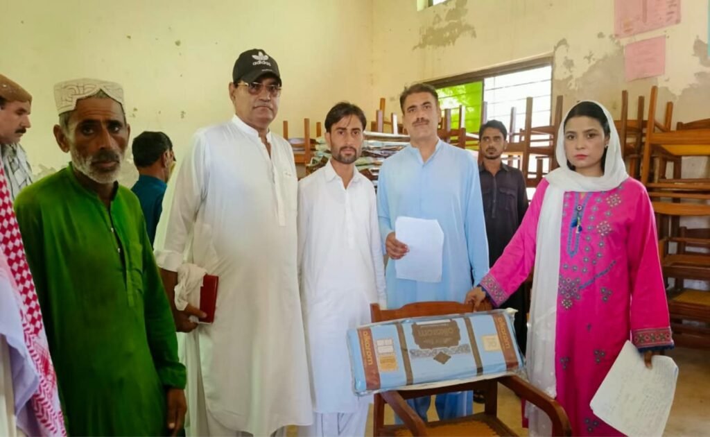 گنداخہ: اسسٹنٹ کمشنر ماریہ شمعون کی سربراہی میں کلسٹر انسپیکشن کمیٹی خریدے گئے سامان کا معائنہ کر رہی ہے