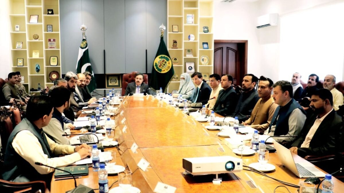 گورنر جعفر خان مندوخیل: کیڈٹ کالجز کی تعداد نہیں، معیار بڑھائیں گے؛ 19ویں بورڈ آف گورنرز اجلاس کی صدارت
