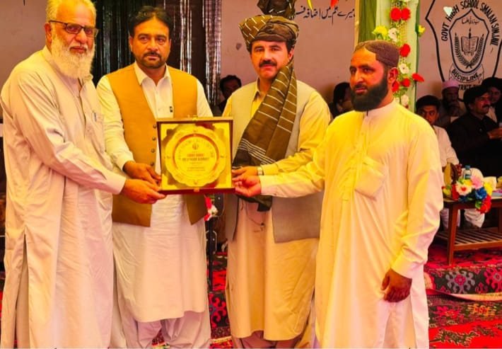 سنجاوی: جی ٹی اے کے زیرِ اہتمام گورنمنٹ بوائز ہائی سکول سمالن میں اساتذہ کو خراجِ تحسین پیش کرنے کی تقریب
