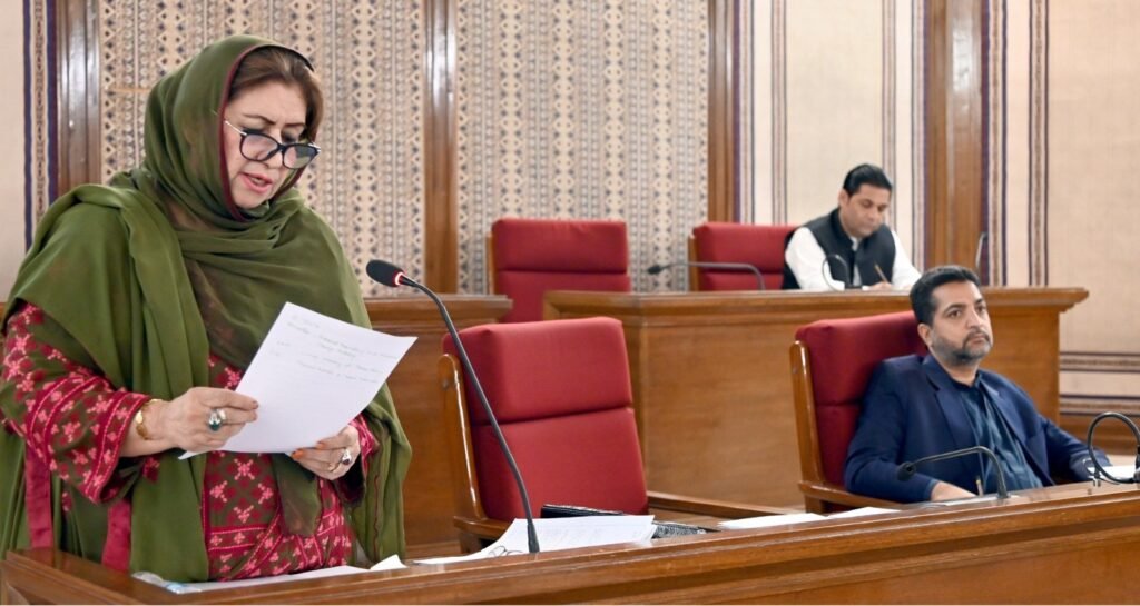 Deputy Speaker Balochistan Soobai Assembly Ghazala Gola Assembly ijlas mein mushtarka qarardad pesh kar rahi hain