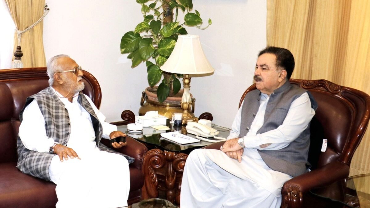 گورنر بلوچستان جعفر خان مندوخیل سے نوابزادہ محبوب جوگیزئی، طاہرہ بلوچ اور مسلم لیگ ن کے وفود کی ملاقاتیں