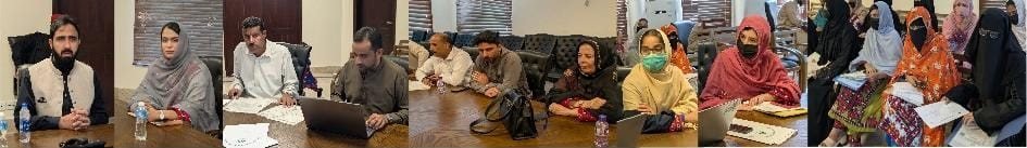 گوادر: ڈپٹی کمشنر نقیب اللہ کاکڑ صوبائی حکومت کی بھرتی پالیسی کے تحت ایس ایس ٹی کی ایڈہاک آسامیوں پر بھرتیوں کے عمل میں شفافیت اور میرٹ یقینی بنانے کے لیے امیدواروں کی دستاویزات کی جانچ پڑتال کر رہے ہیں