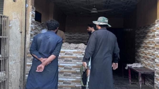 کوئٹہ: سمنگلی روڈ پر پرائس کنٹرول کارروائی، گوشت، دودھ اور تندوروں پر نرخ اور نان کا وزن چیک