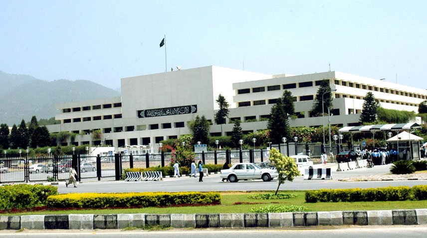 قومی اسمبلی: تین نئے بل کمیٹیوں کے سپرد، تین ترمیمی بل منظور، اجلاس جمعرات تک ملتوی