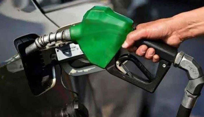 پیٹرول 88 پیسے اور ہائی اسپیڈ ڈیزل 53 پیسے فی لیٹر مہنگا، نئی قیمتیں 21 اکتوبر سے نافذ
