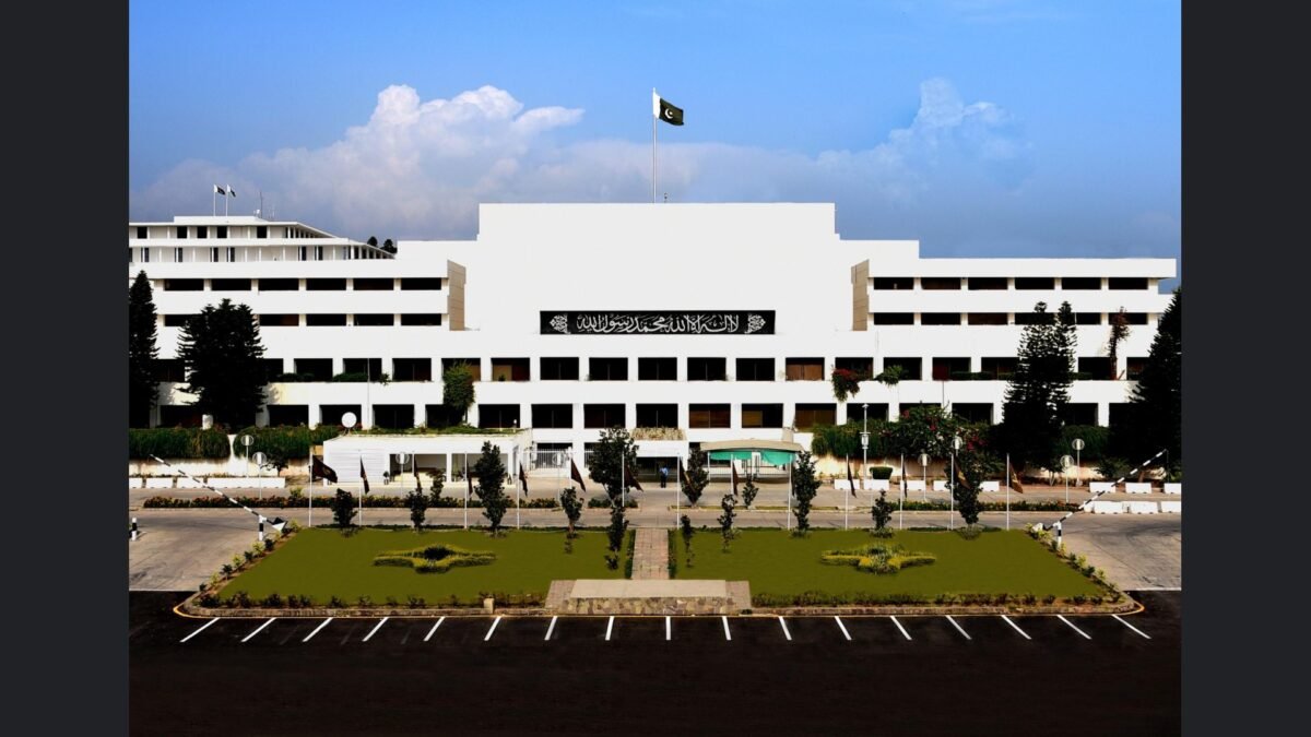 سینیٹ نے پاسپورٹ ایکٹ ترمیمی بل 2026 متفقہ طور پر منظور کر لیا