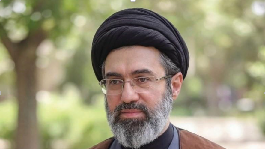 مجتبیٰ خامنہ ای سے محسن رضائی کی ملاقات، آبنائے ہرمز کے انتظام اور جنگ کے خاتمے کی شرائط پر گفتگو