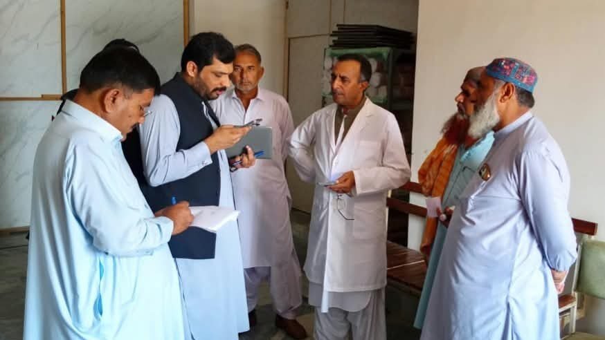 جعفرآباد: اسسٹنٹ کمشنر دھیرج کالرہ کا ڈسٹرکٹ ہیڈ کوارٹر ہسپتال کا دورہ، طبی سہولیات کا جائزہ