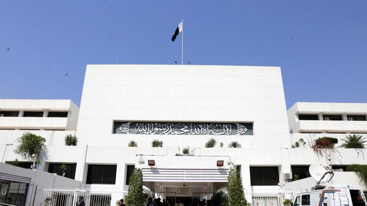 قومی اسمبلی کی قرارداد: کام کی جگہ پر ہراسانی اور صنفی امتیاز کے خلاف تحفظ کی توثیق